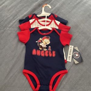 Los Ángeles Ángels Baby Onesie 3 Piece Set
